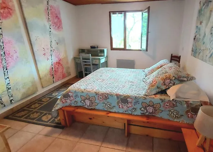 펜션 En Perigord Champs-Romain